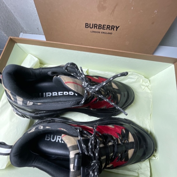 Burberry arthur size 9 in men’s - Picture 2 of 2